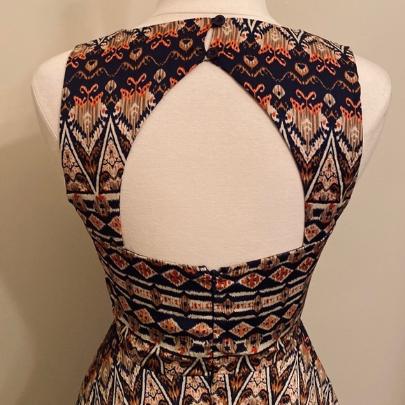 Sans Souci Tribal Aztec Print Fit & Flare Flounce Sleeveless Mini Dress Size M - Picture 8 of 11